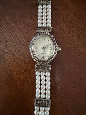 Vintage Avon Watch Women's Pearl Quartz Lover Antiques and Vintage